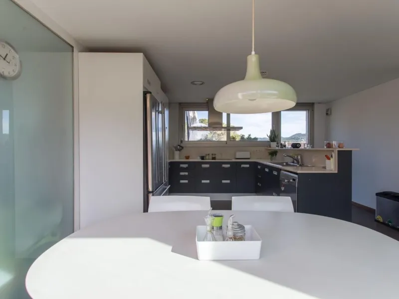 Villa moderna de una sola planta junto al club de golf en Vallromanes, Barcelona
