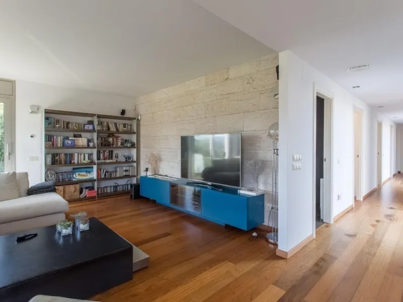 Villa moderna de una sola planta junto al club de golf en Vallromanes, Barcelona