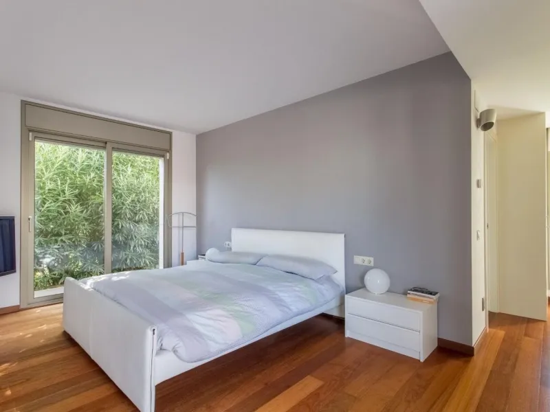 Villa moderna de una sola planta junto al club de golf en Vallromanes, Barcelona