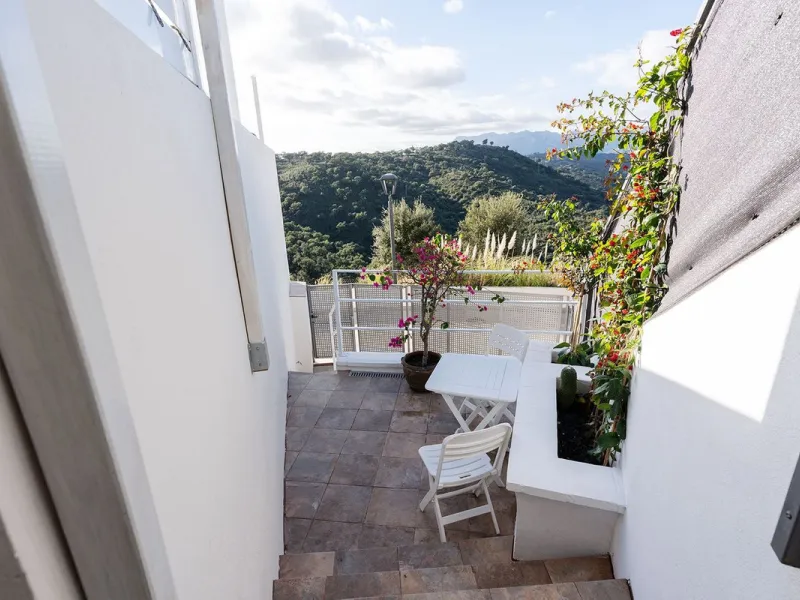 Appartment | Fully Renovated in 2025 | 3 Bedrooms • 3 Bathrooms • 150 m² Interior • 125 m² Exterior • Sunset Views