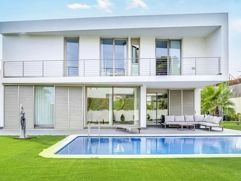Elegant Seaside Villa with Panoramic Sea Views in Arenys de Mar, Barcelona