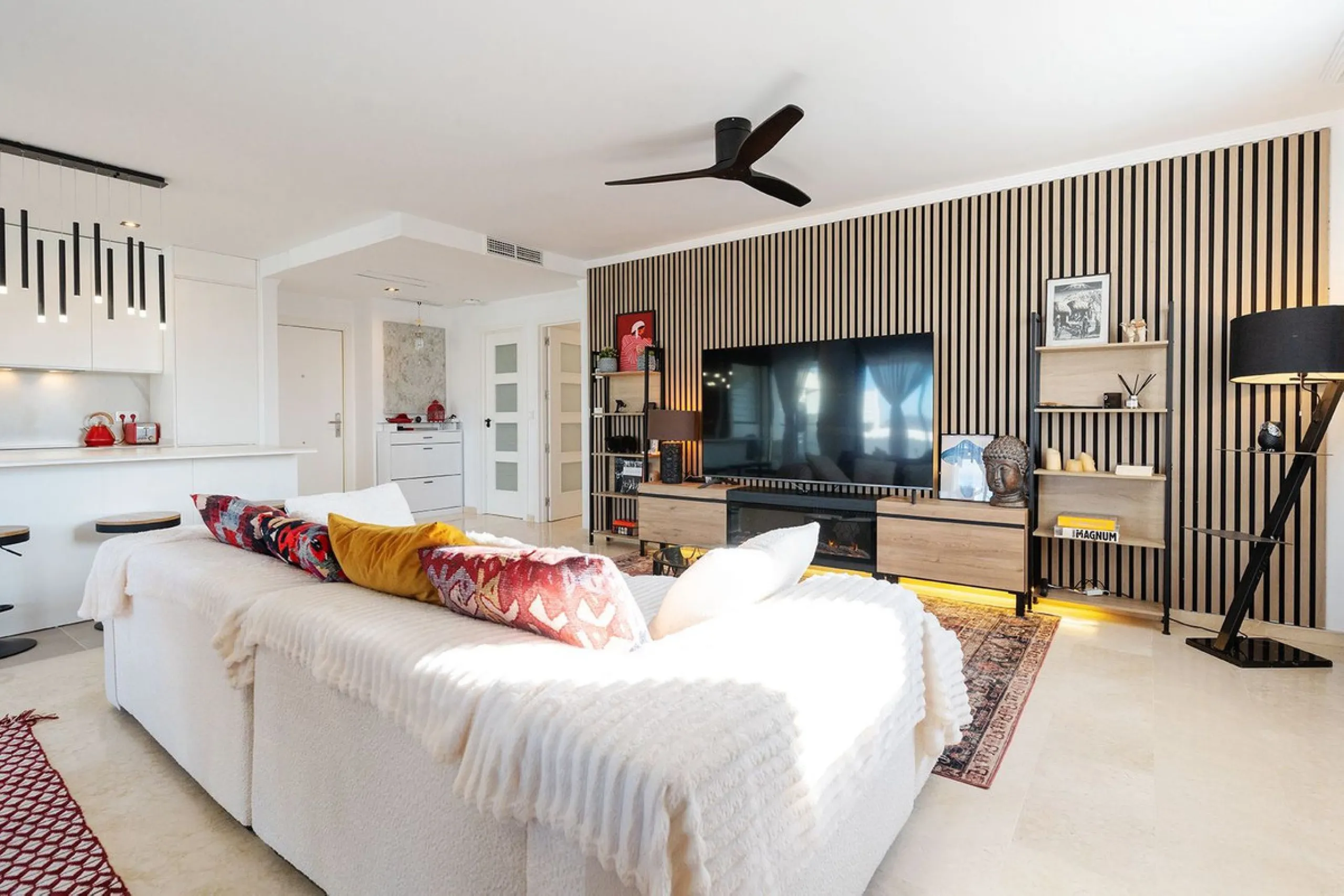 Appartment | Fully Renovated in 2025 | 3 Bedrooms • 3 Bathrooms • 150 m² Interior • 125 m² Exterior • Sunset Views