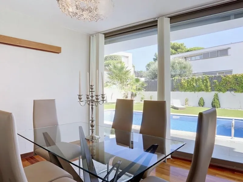 Elegante villa con vistas panorámicas al mar en Arenys de Mar, Barcelona
