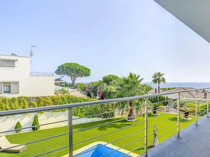 Elegante villa con vistas panorámicas al mar en Arenys de Mar, Barcelona
