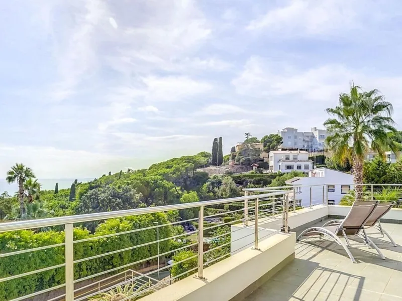 Elegante villa con vistas panorámicas al mar en Arenys de Mar, Barcelona