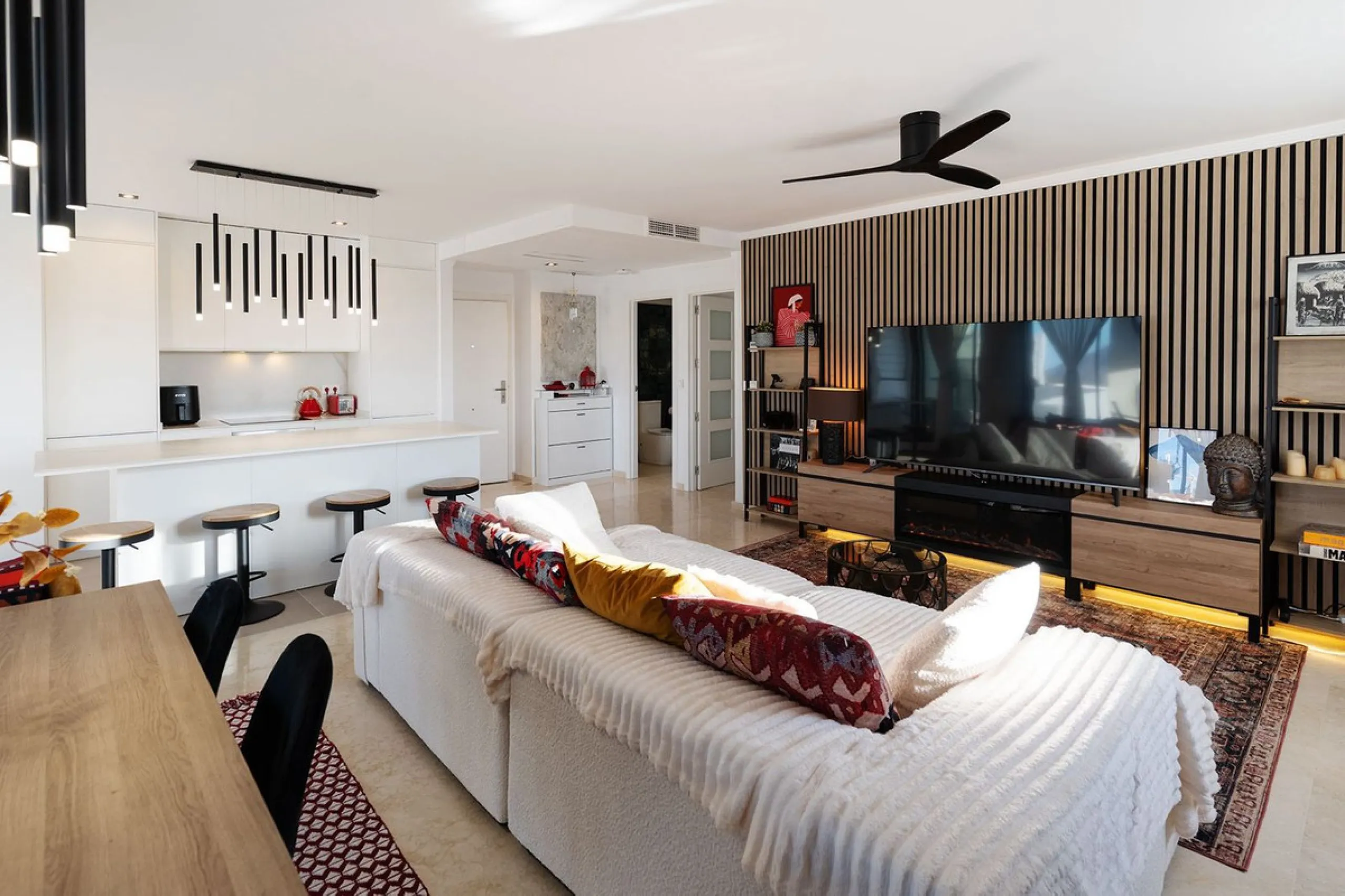 Appartment | Fully Renovated in 2025 | 3 Bedrooms • 3 Bathrooms • 150 m² Interior • 125 m² Exterior • Sunset Views