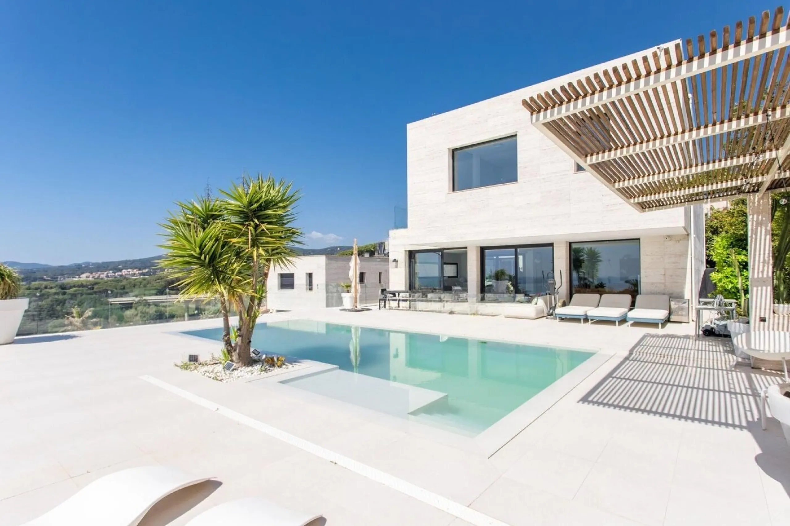  Elegant Villa with Sea Views in Sant Vicente de Montalt, Barcelona