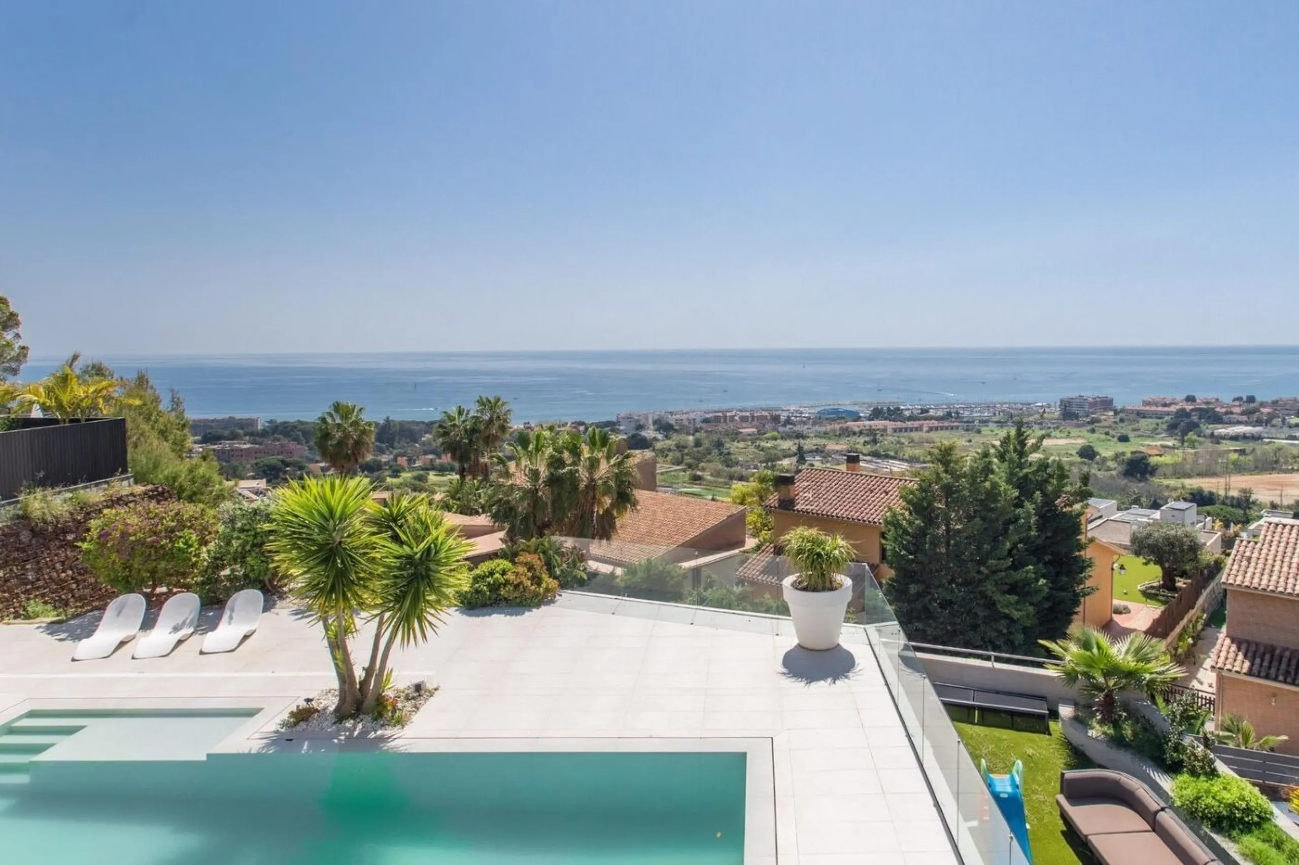  Elegant Villa with Sea Views in Sant Vicente de Montalt, Barcelona
