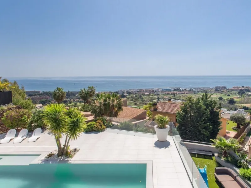  Elegant Villa with Sea Views in Sant Vicente de Montalt, Barcelona