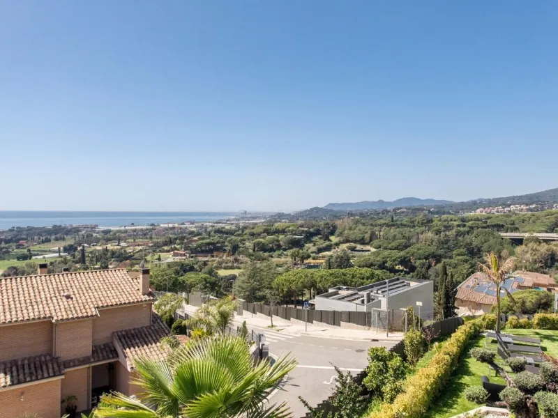  Elegant Villa with Sea Views in Sant Vicente de Montalt, Barcelona