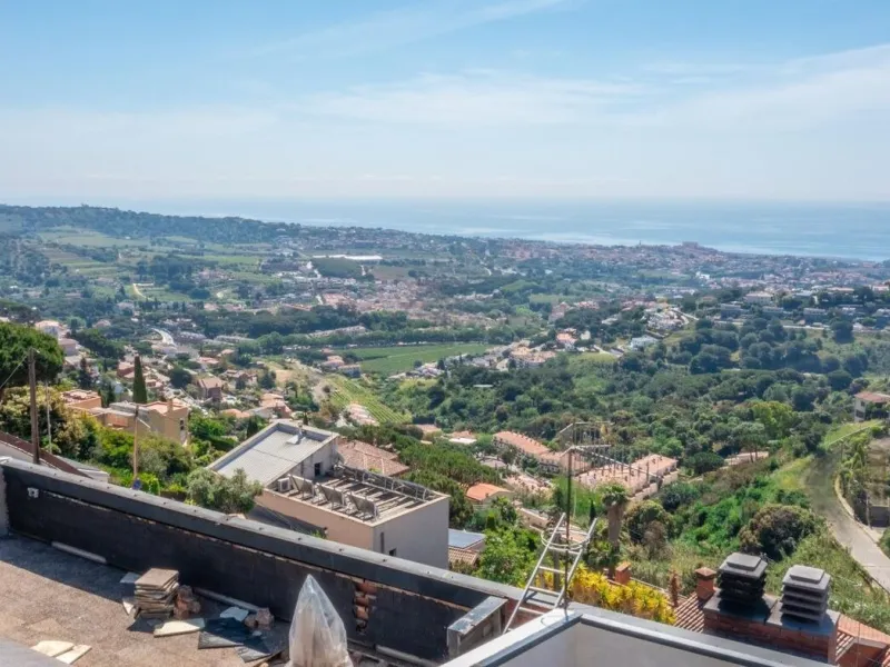 Villa exclusiva con vistas panorámicas al mar en Alella