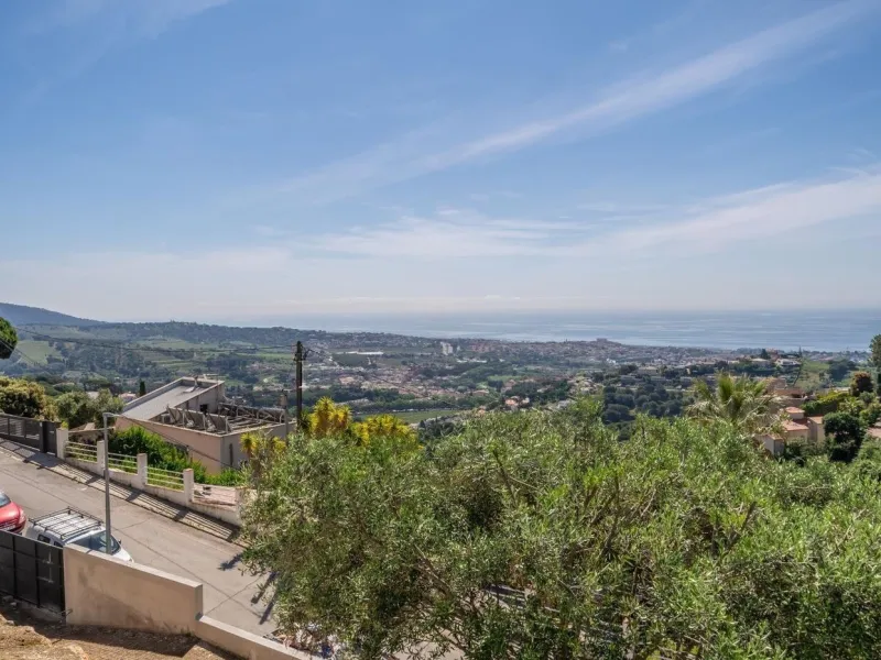 Villa exclusiva con vistas panorámicas al mar en Alella