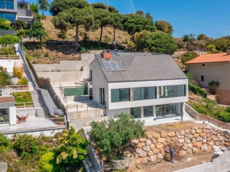Villa exclusiva con vistas panorámicas al mar en Alella