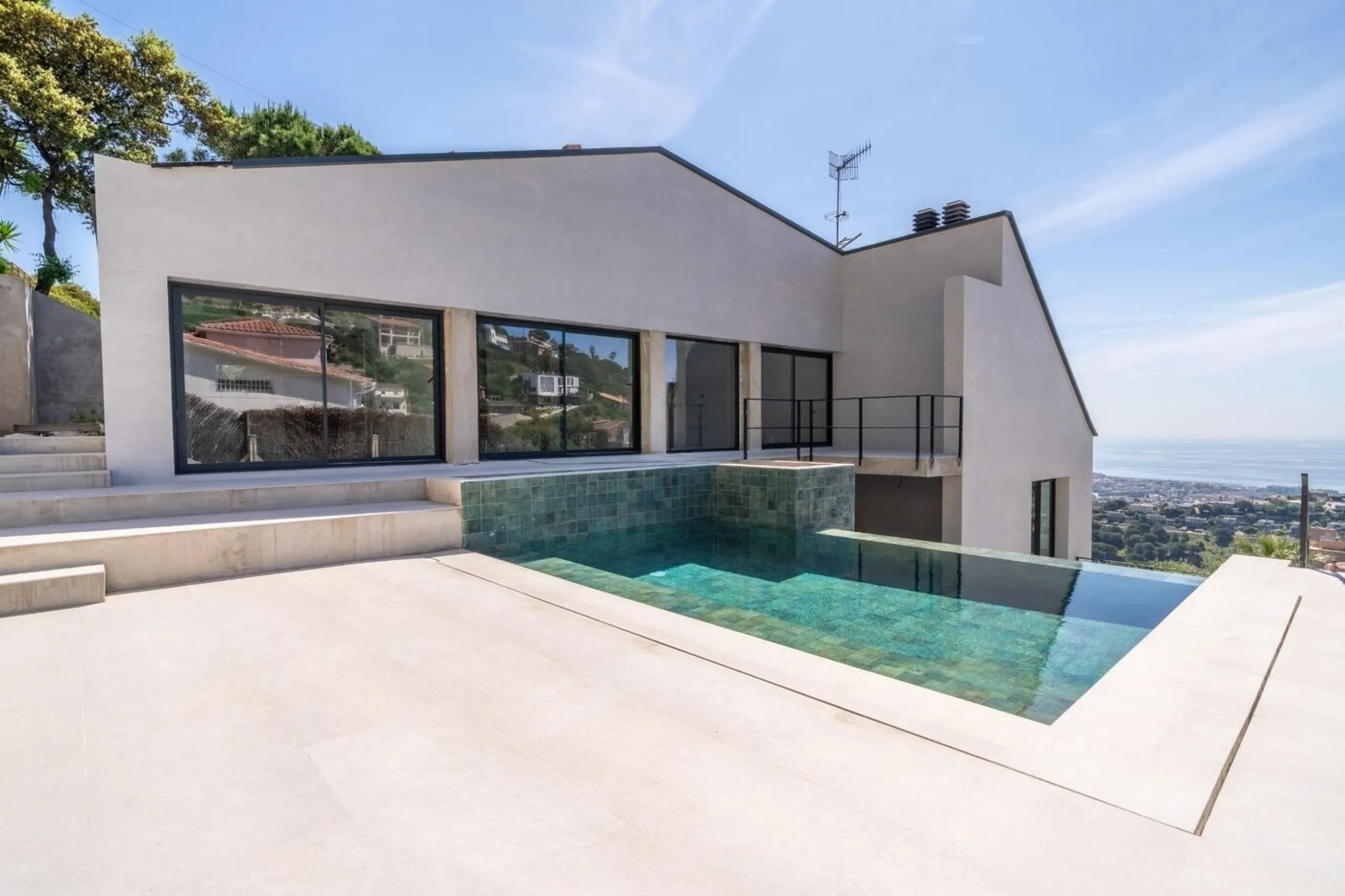 Villa exclusiva con vistas panorámicas al mar en Alella