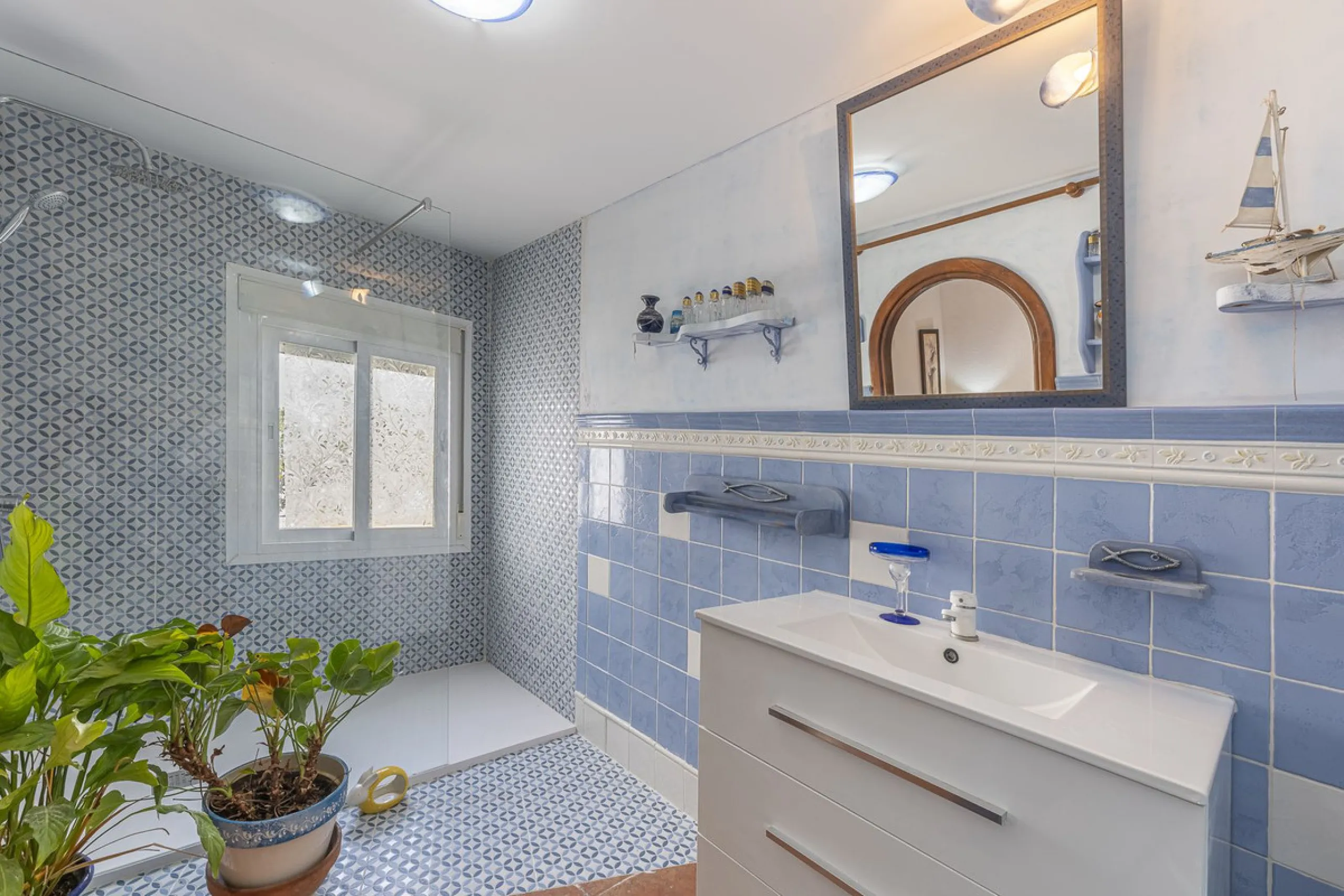 Beautiful duplex penthouse in the heart of Ojén with spectacular views