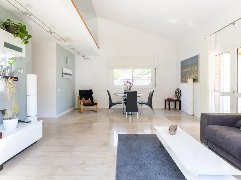 Elegant Semi-Detached Home with Garden and Pool in Sant Cugat del Valles, Barcelona