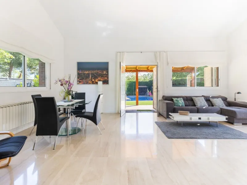Elegant Semi-Detached Home with Garden and Pool in Sant Cugat del Valles, Barcelona