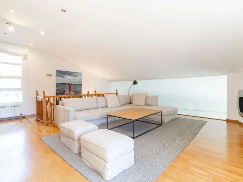 Elegant Semi-Detached Home with Garden and Pool in Sant Cugat del Valles, Barcelona