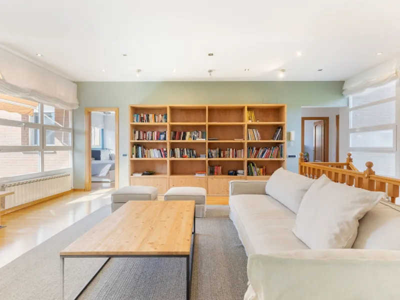 Elegant Semi-Detached Home with Garden and Pool in Sant Cugat del Valles, Barcelona