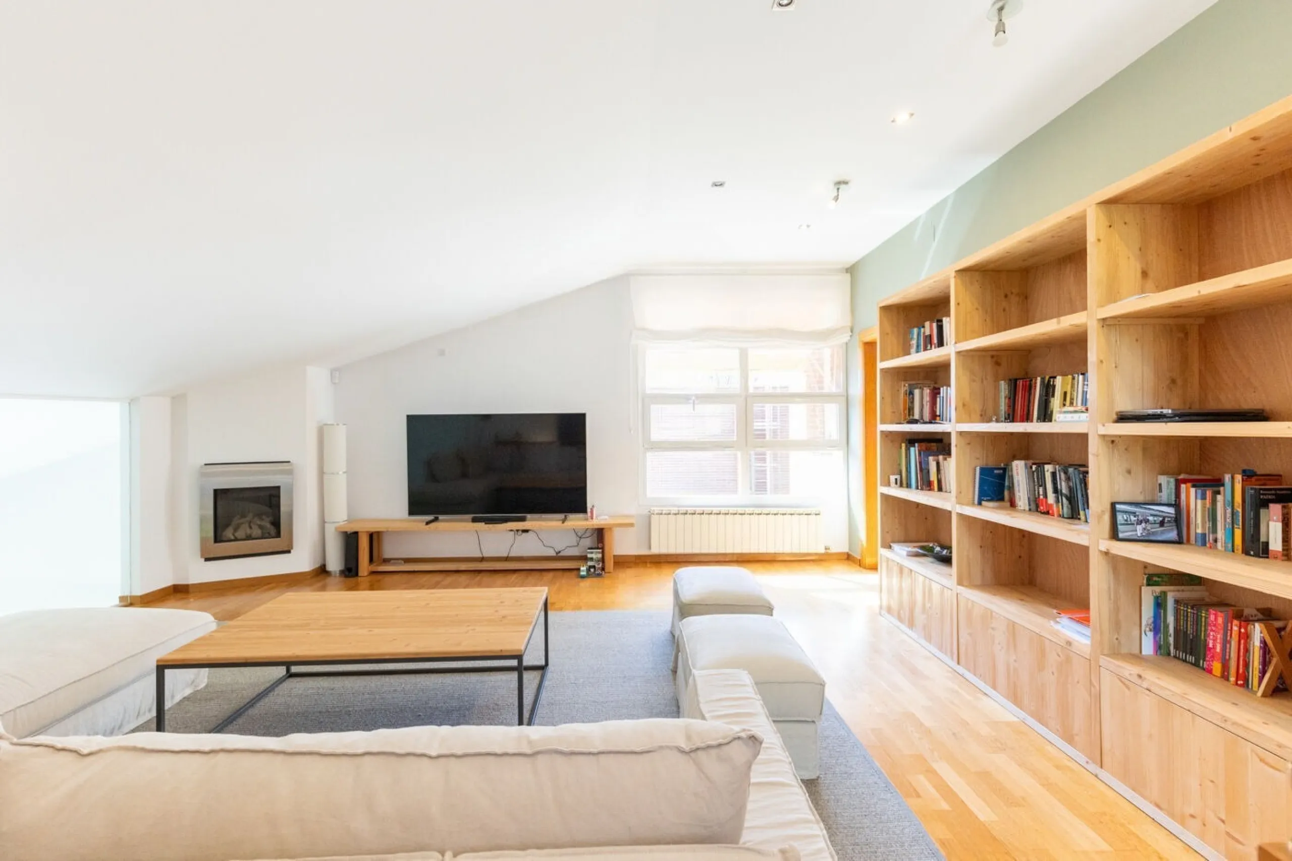 Elegant Semi-Detached Home with Garden and Pool in Sant Cugat del Valles, Barcelona