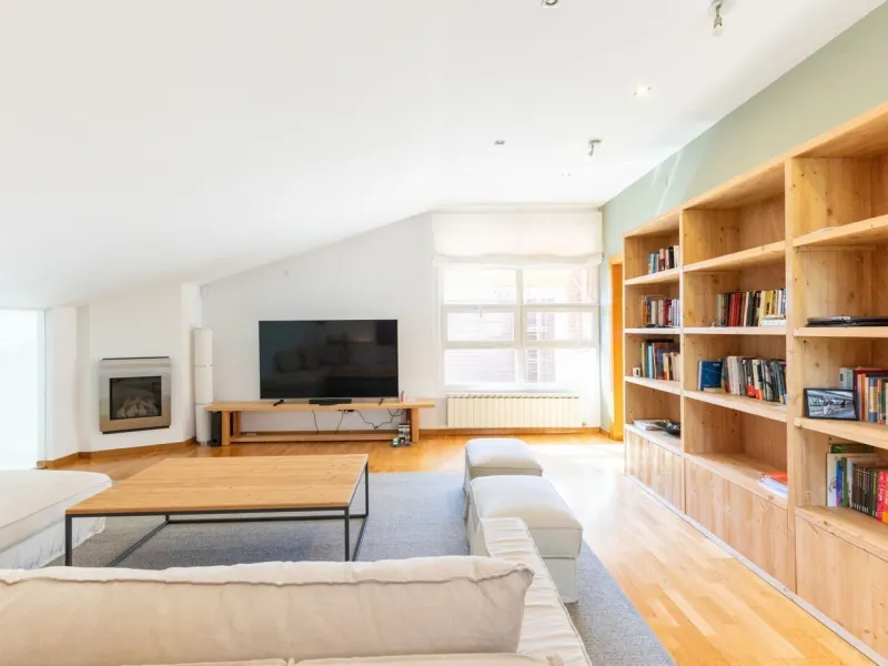 Elegant Semi-Detached Home with Garden and Pool in Sant Cugat del Valles, Barcelona
