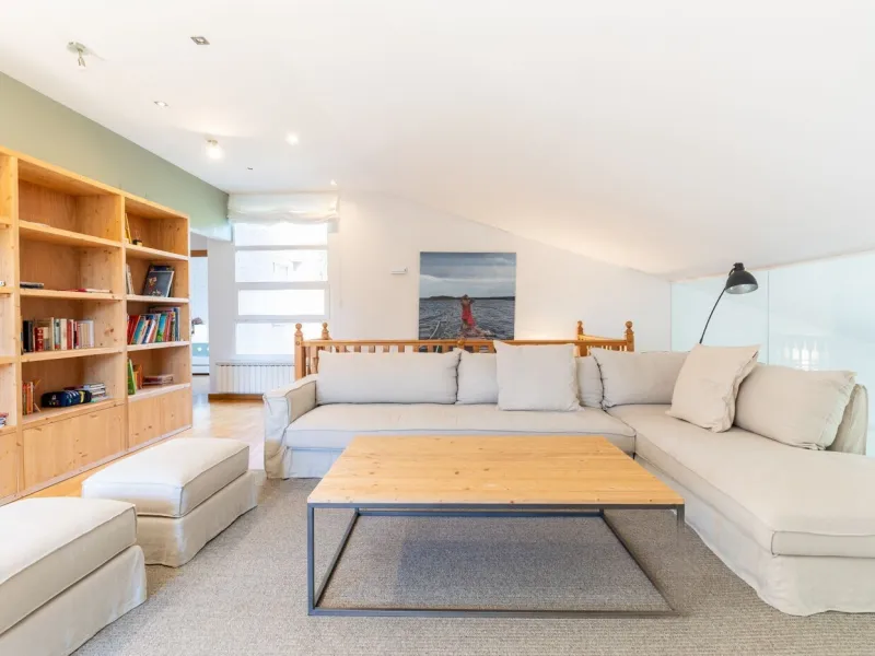 Elegant Semi-Detached Home with Garden and Pool in Sant Cugat del Valles, Barcelona