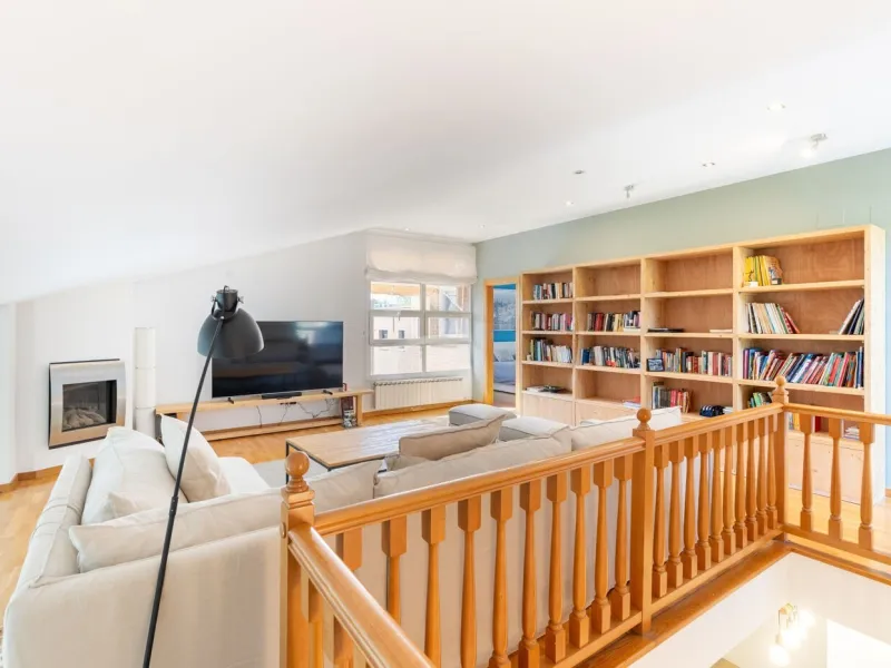 Elegant Semi-Detached Home with Garden and Pool in Sant Cugat del Valles, Barcelona