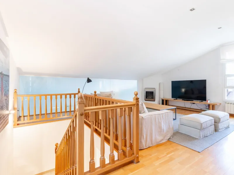 Elegant Semi-Detached Home with Garden and Pool in Sant Cugat del Valles, Barcelona
