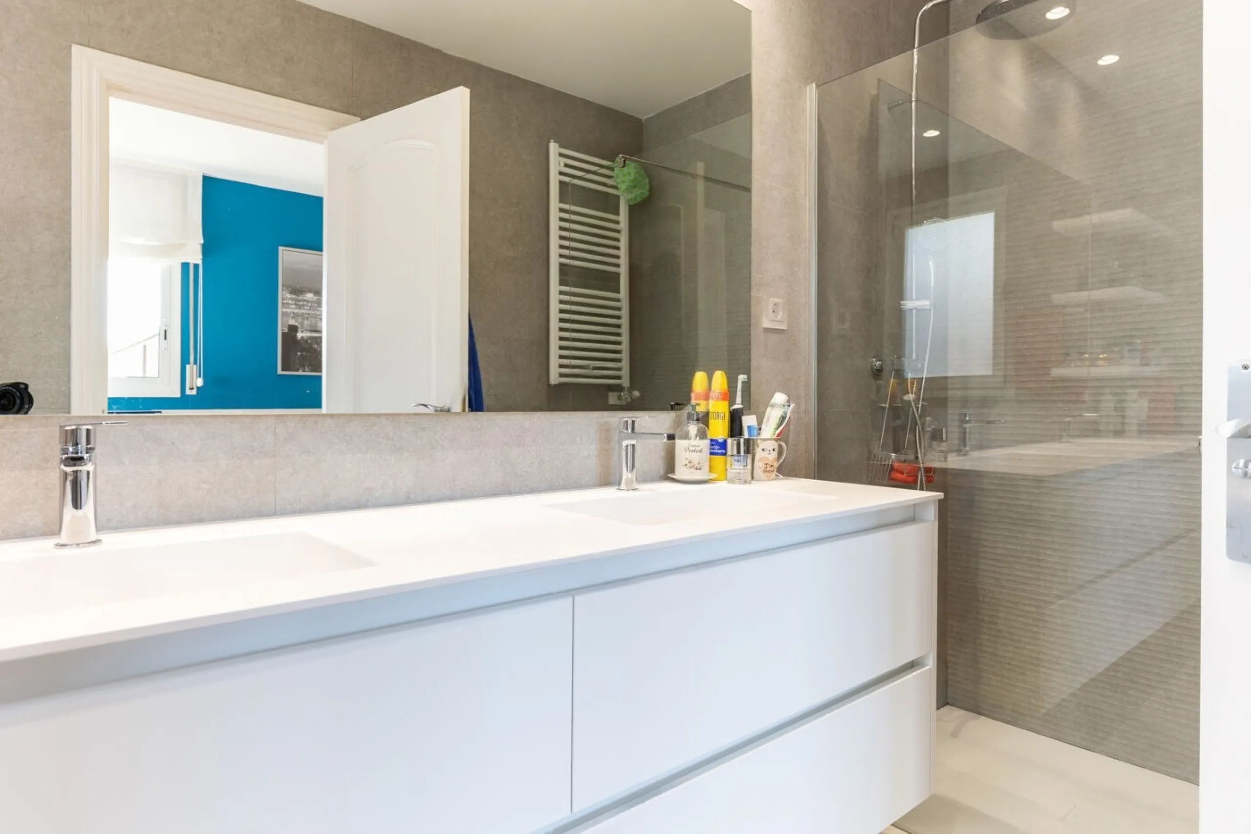 Elegant Semi-Detached Home with Garden and Pool in Sant Cugat del Valles, Barcelona
