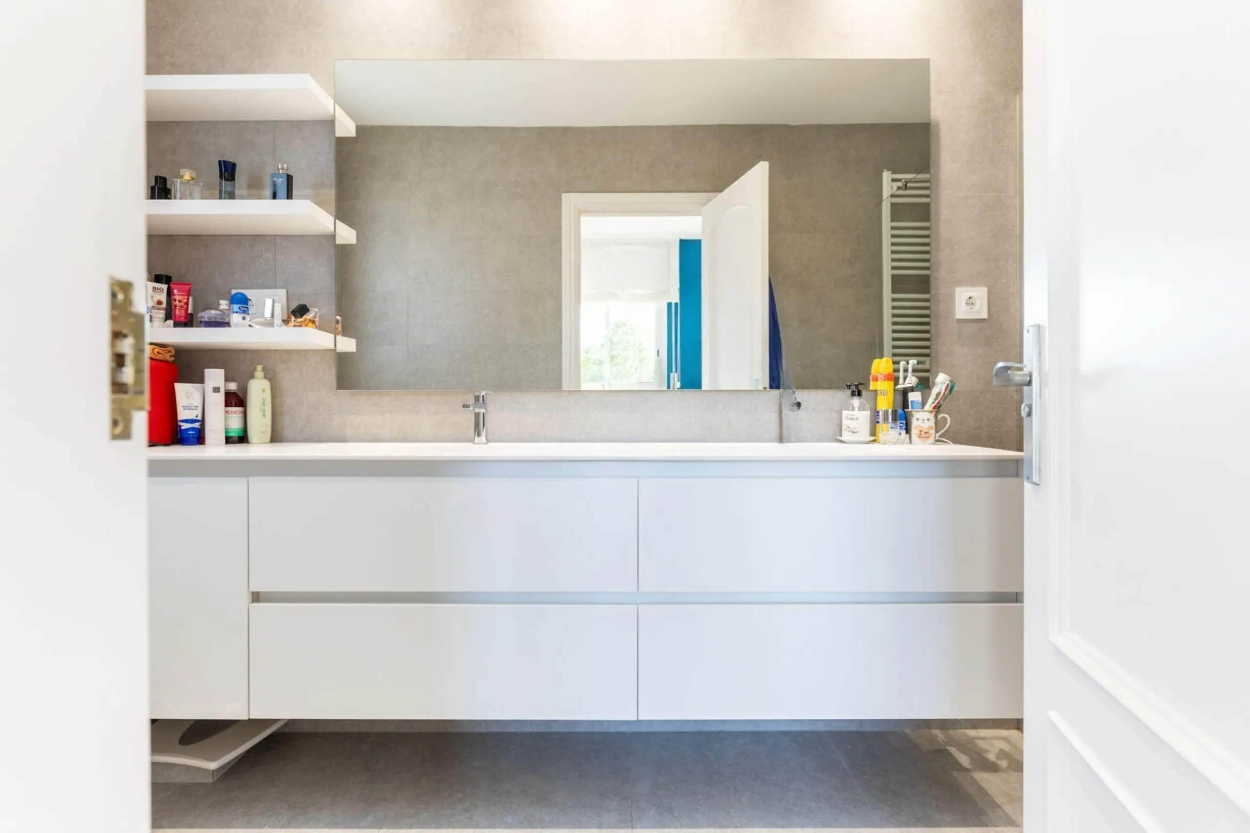 Elegant Semi-Detached Home with Garden and Pool in Sant Cugat del Valles, Barcelona