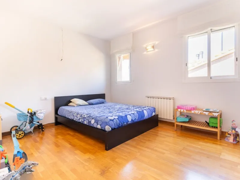 Elegant Semi-Detached Home with Garden and Pool in Sant Cugat del Valles, Barcelona
