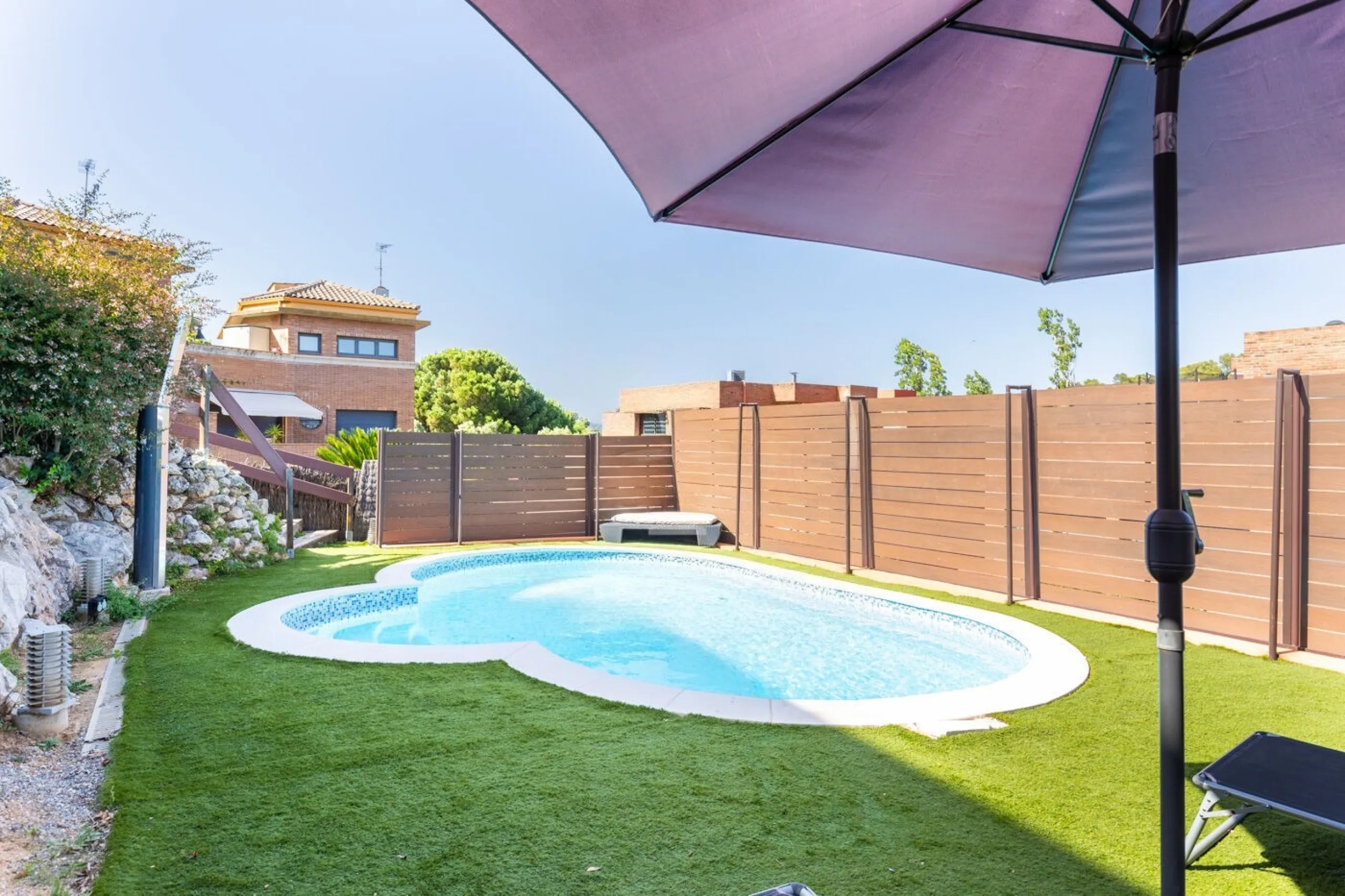 Casa de lujo con jardín y piscina en Sant Cugat del Valles, Barcelona