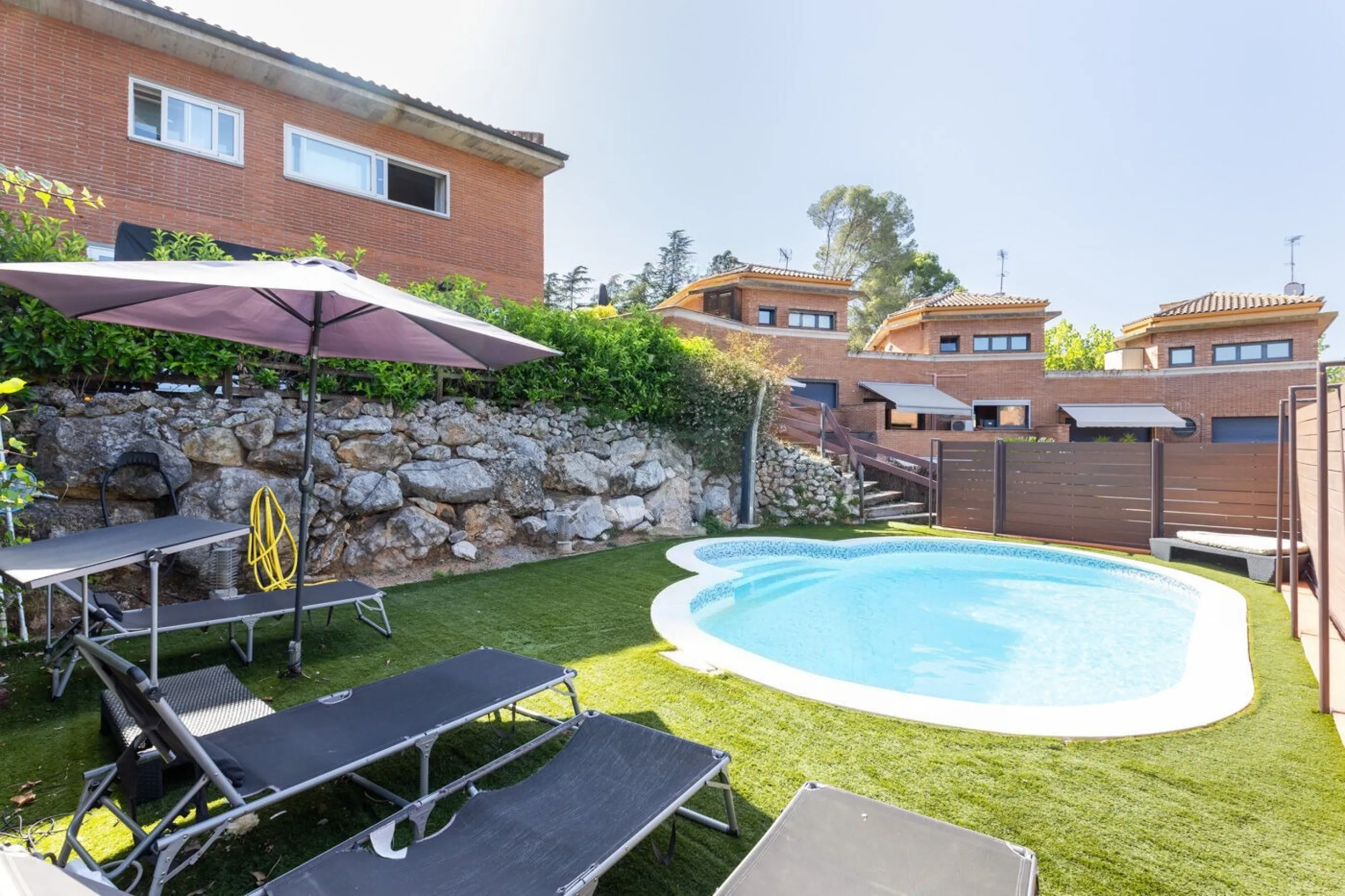 Casa de lujo con jardín y piscina en Sant Cugat del Valles, Barcelona