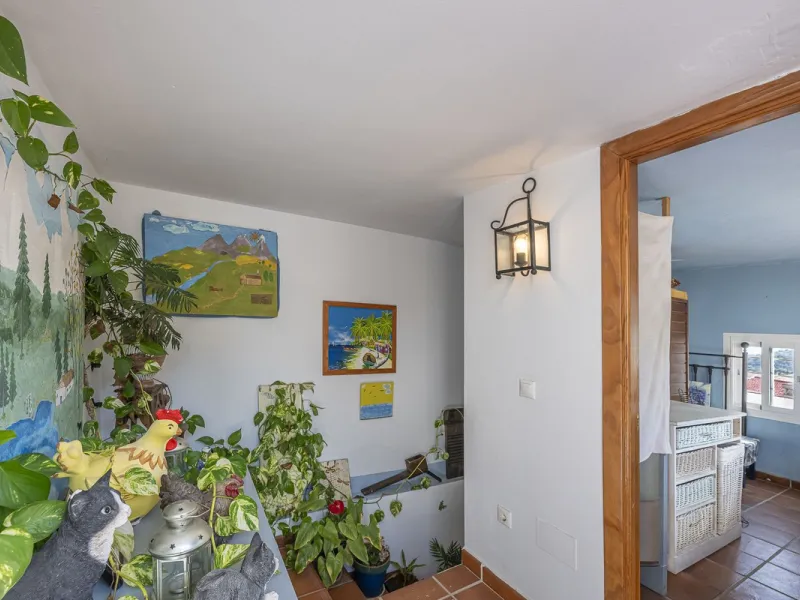 Beautiful duplex penthouse in the heart of Ojén with spectacular views