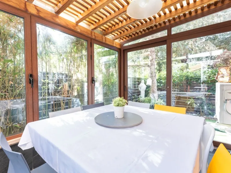 Casa de lujo con jardín y piscina en Sant Cugat del Valles, Barcelona