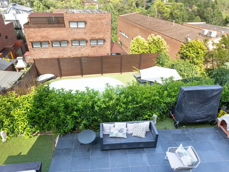 Casa de lujo con jardín y piscina en Sant Cugat del Valles, Barcelona