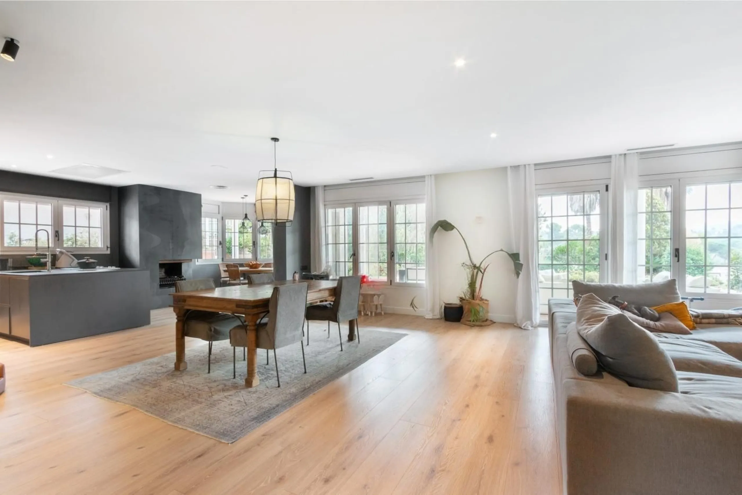  Elegant Townhouse in Valldoreix, Sant Cugat del Valles, Barcelona