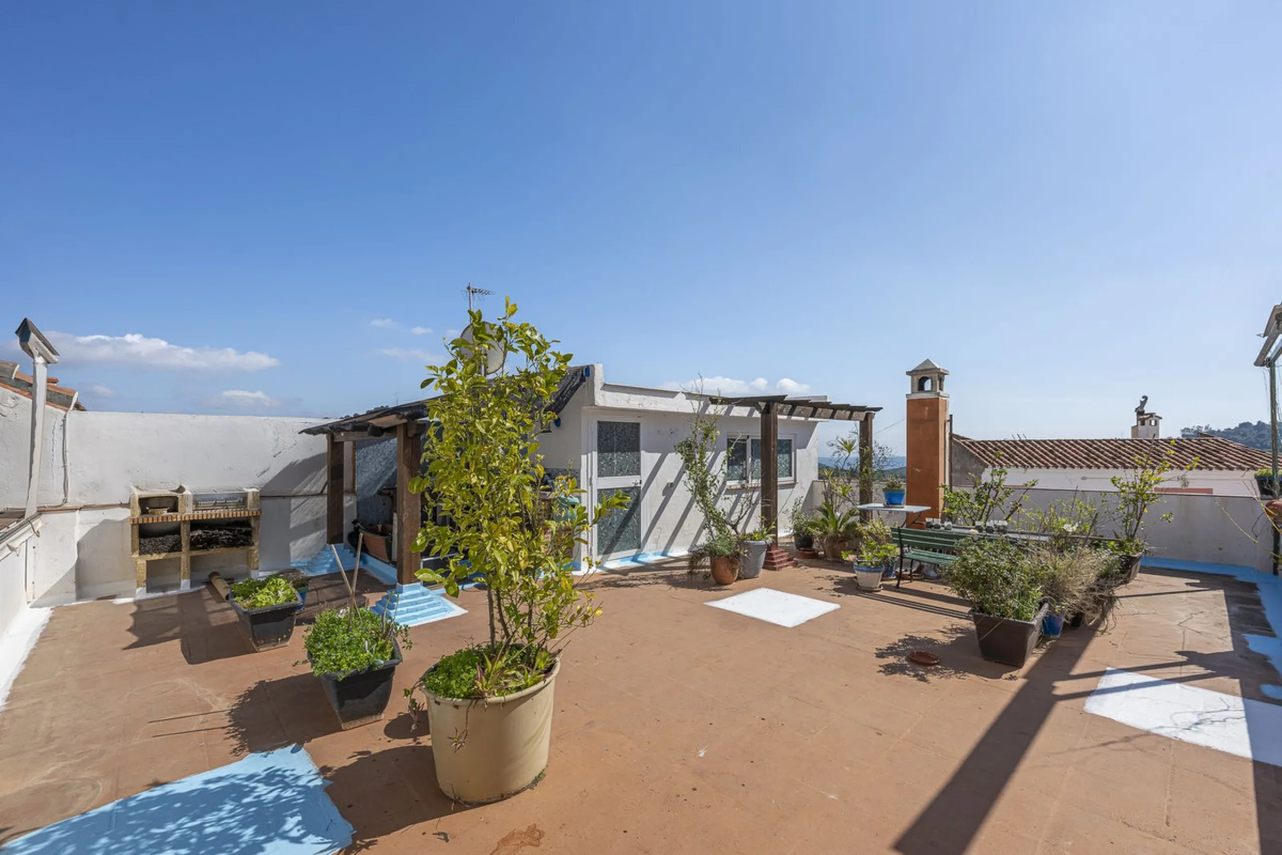 Beautiful duplex penthouse in the heart of Ojén with spectacular views
