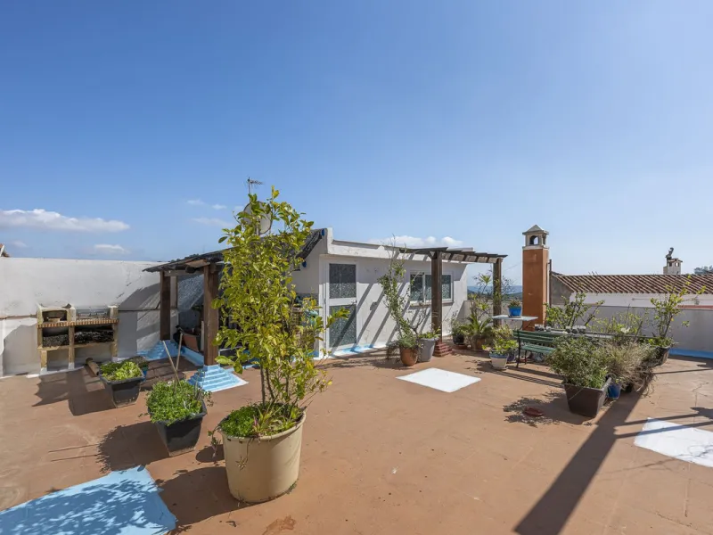 Beautiful duplex penthouse in the heart of Ojén with spectacular views