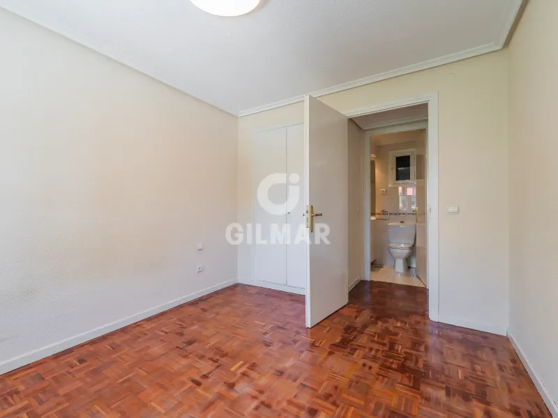 Apartment in Nueva España - Madrid