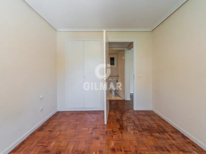 Apartment in Nueva España - Madrid