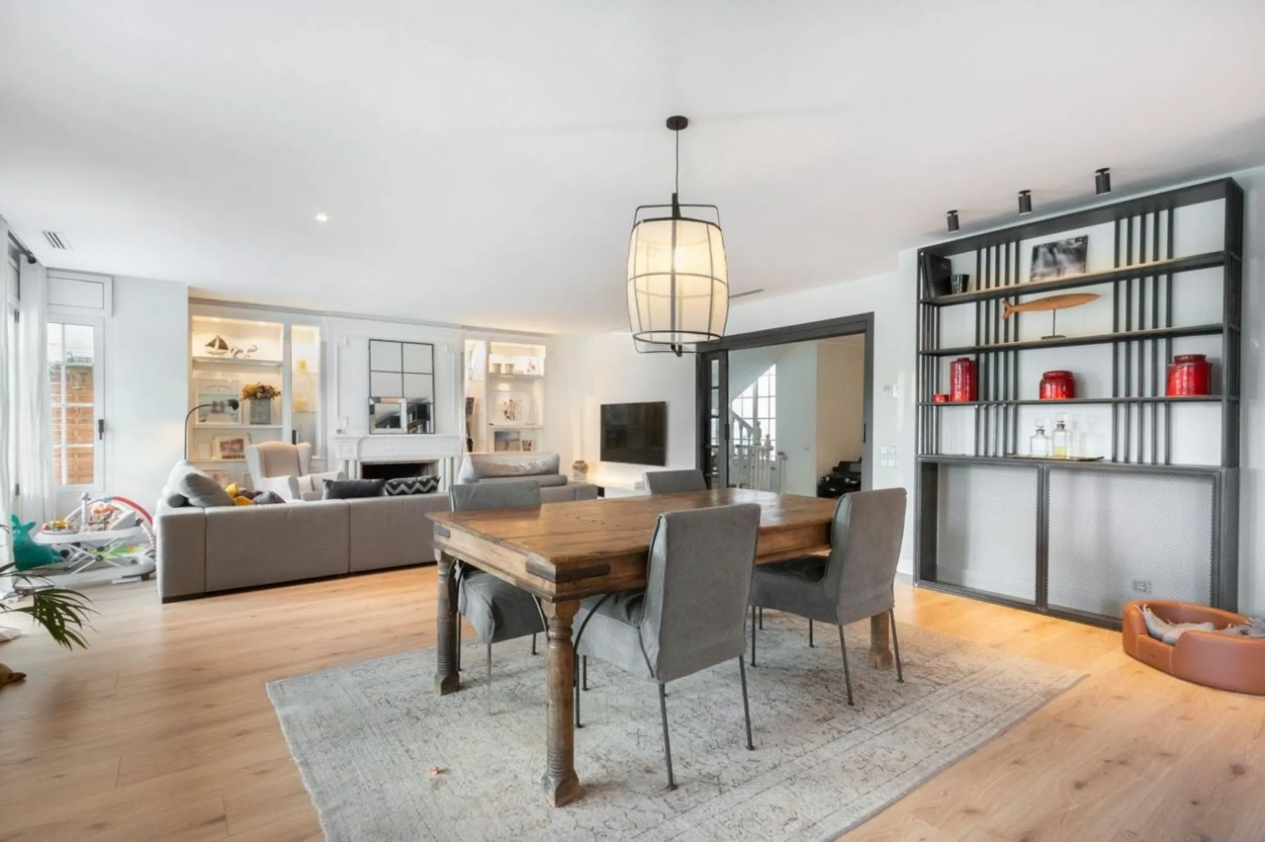  Elegant Townhouse in Valldoreix, Sant Cugat del Valles, Barcelona
