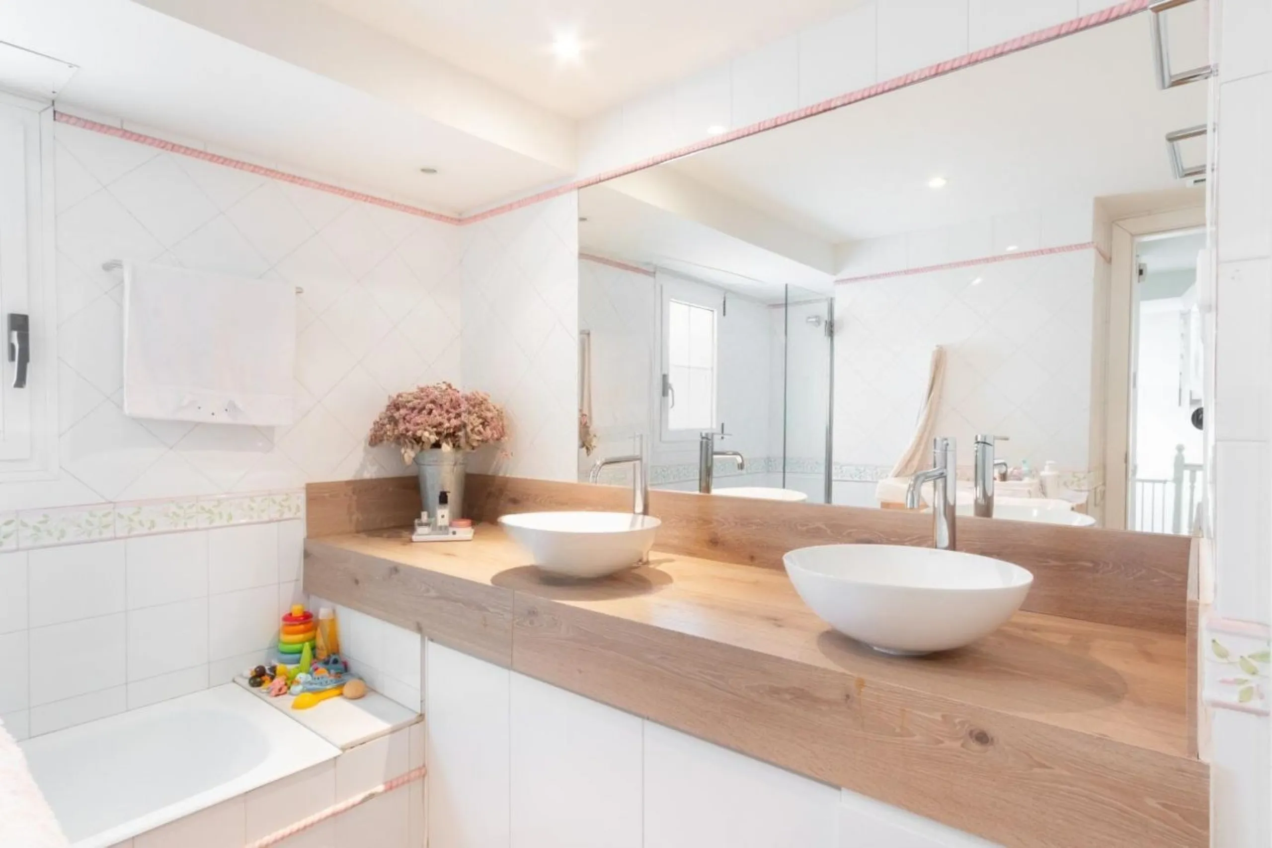  Elegant Townhouse in Valldoreix, Sant Cugat del Valles, Barcelona