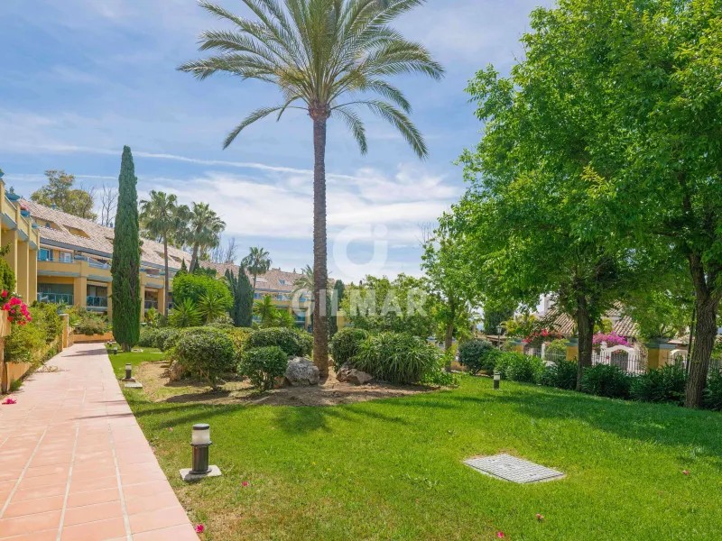 Apartment in Marbella Este - Málaga