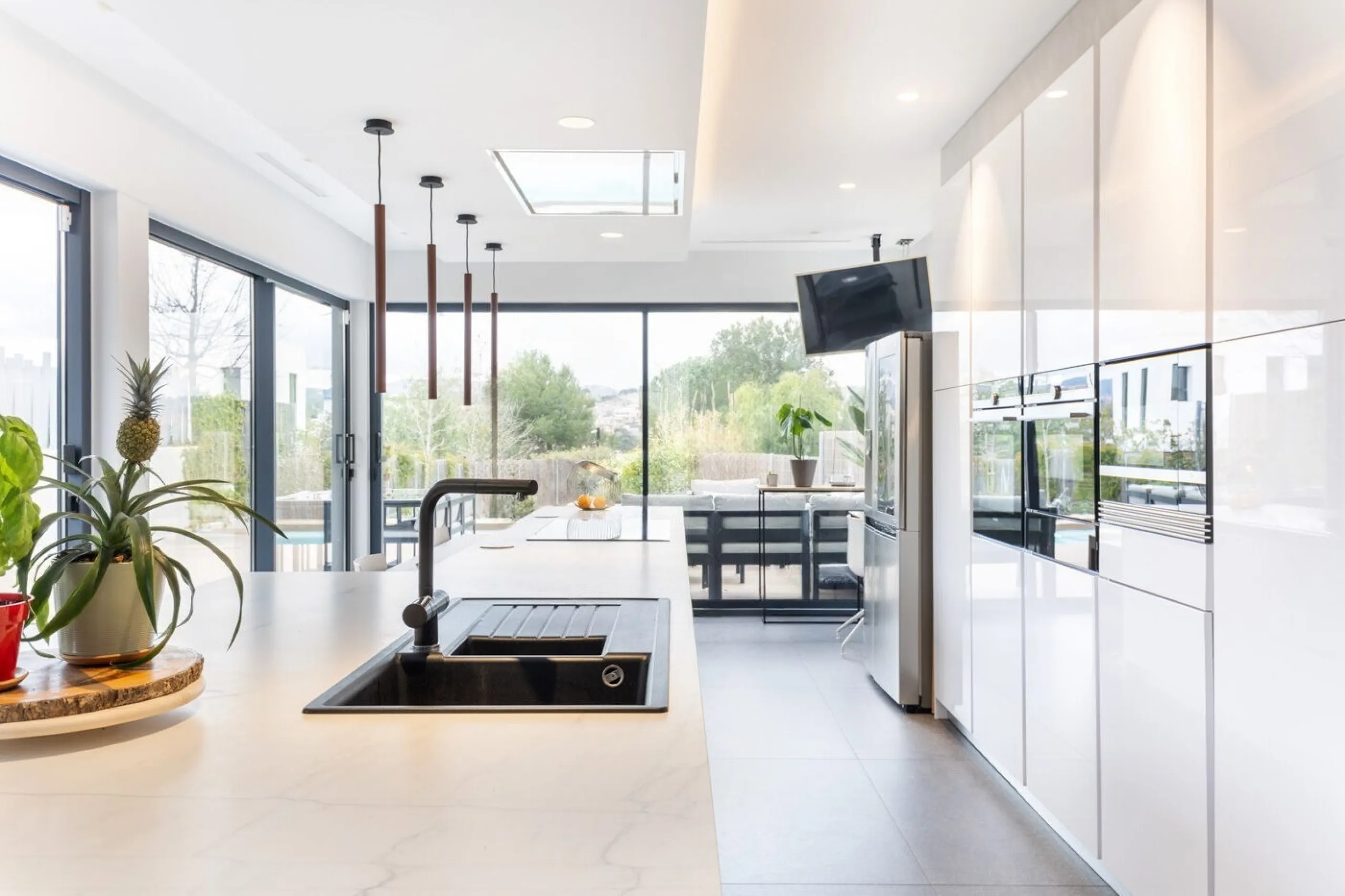 Exceptional Contemporary Home with Elegant Design in Sant Cugat del Valles, Barcelona