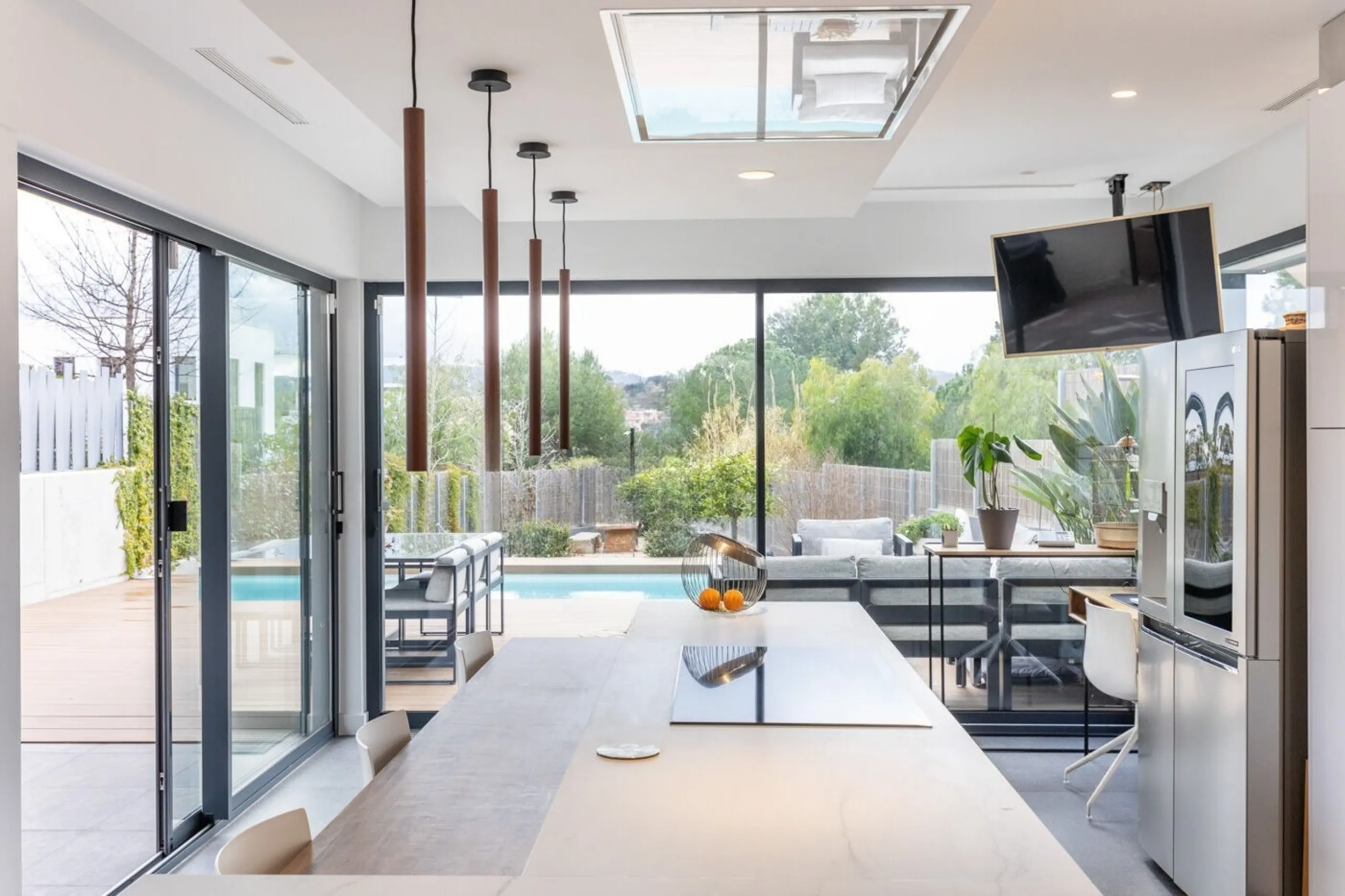 Exceptional Contemporary Home with Elegant Design in Sant Cugat del Valles, Barcelona