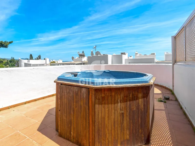 Duplex penthouse in Marbella Ciudad - Málaga