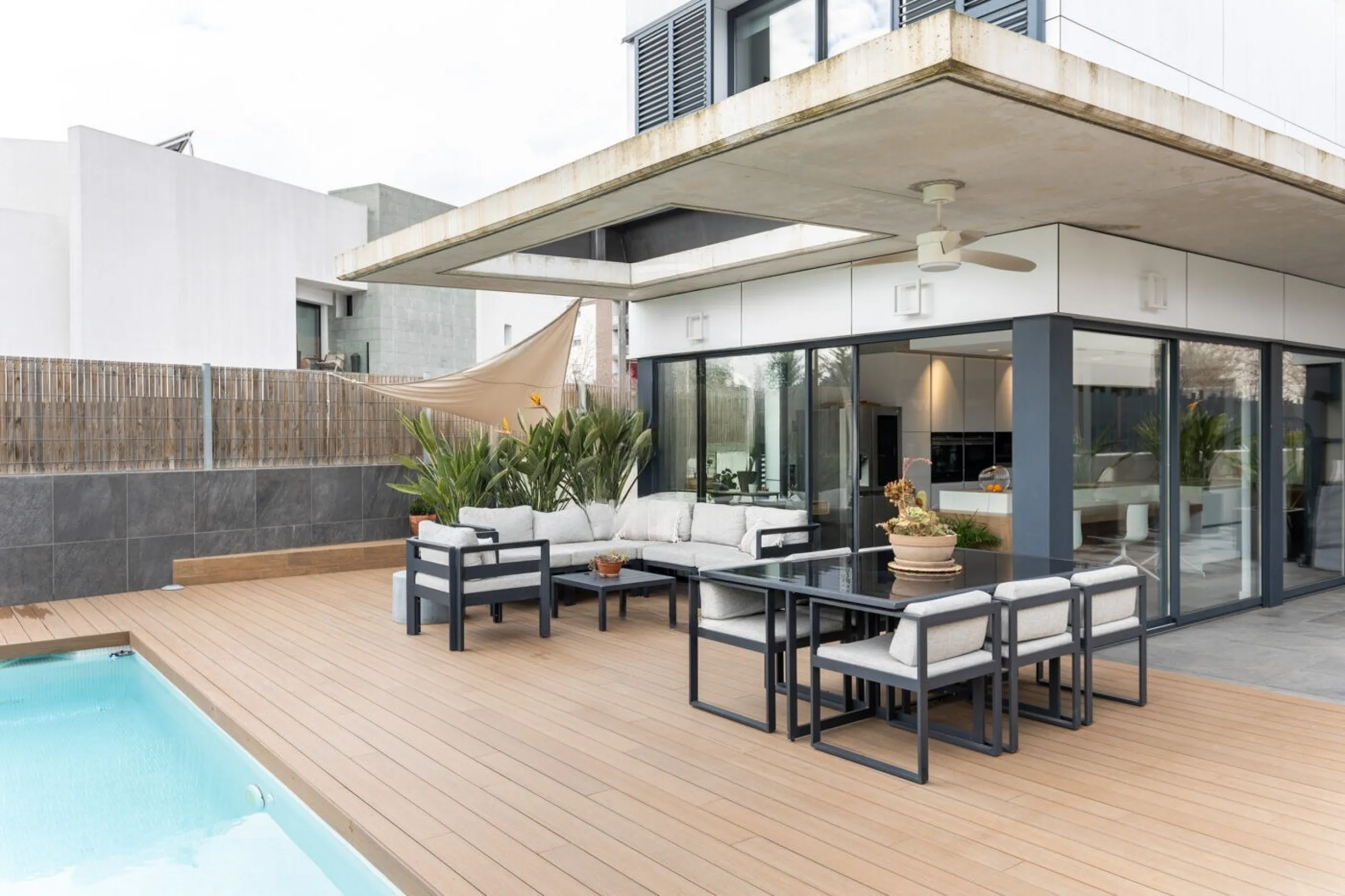 Exceptional Contemporary Home with Elegant Design in Sant Cugat del Valles, Barcelona