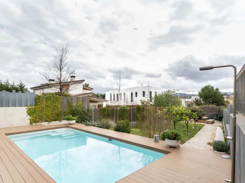Exceptional Contemporary Home with Elegant Design in Sant Cugat del Valles, Barcelona