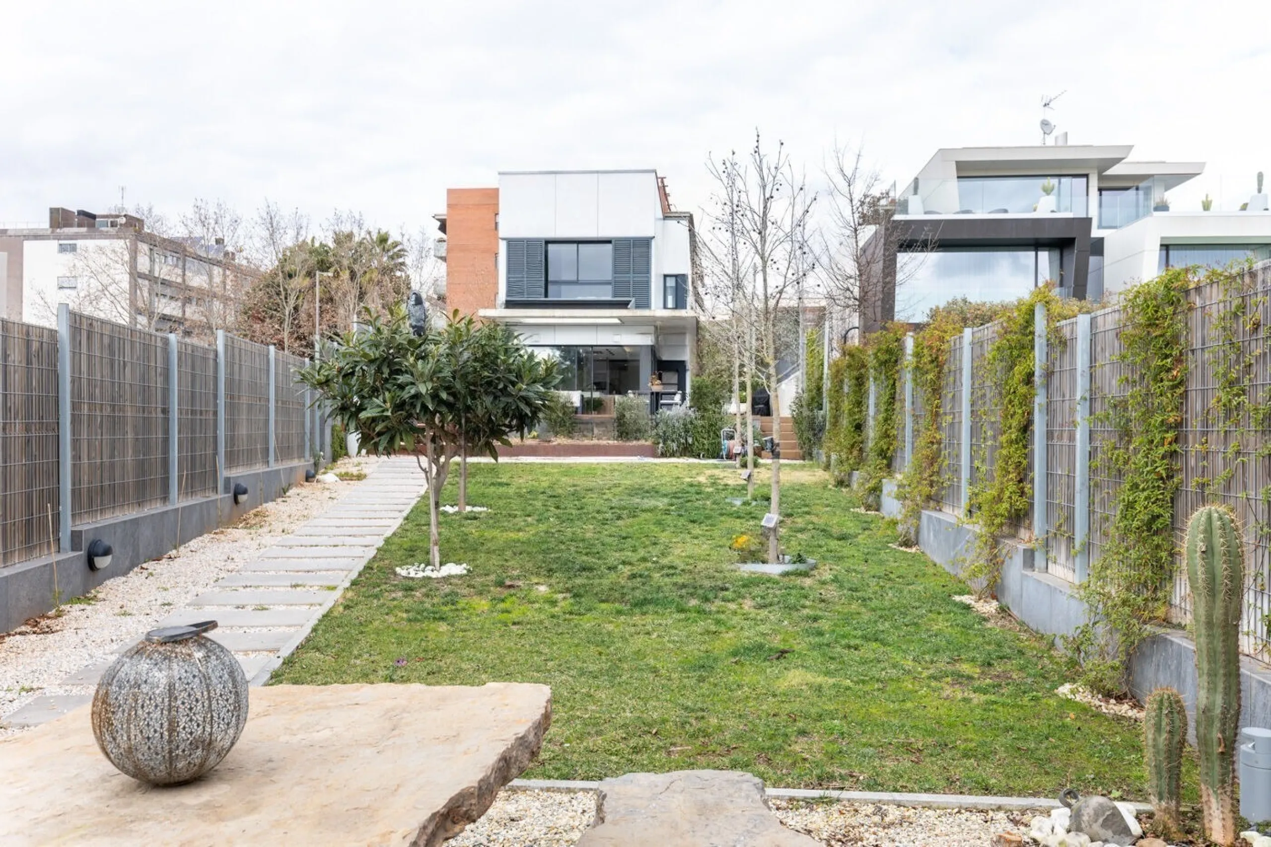 Exceptional Contemporary Home with Elegant Design in Sant Cugat del Valles, Barcelona